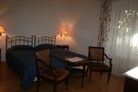 Hotel Aiglon Menton Quarto foto