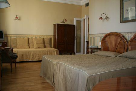 Hotel Aiglon Menton Quarto foto